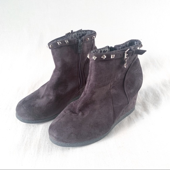 Gray studded Michael Kors booties - Picture 3 of 10